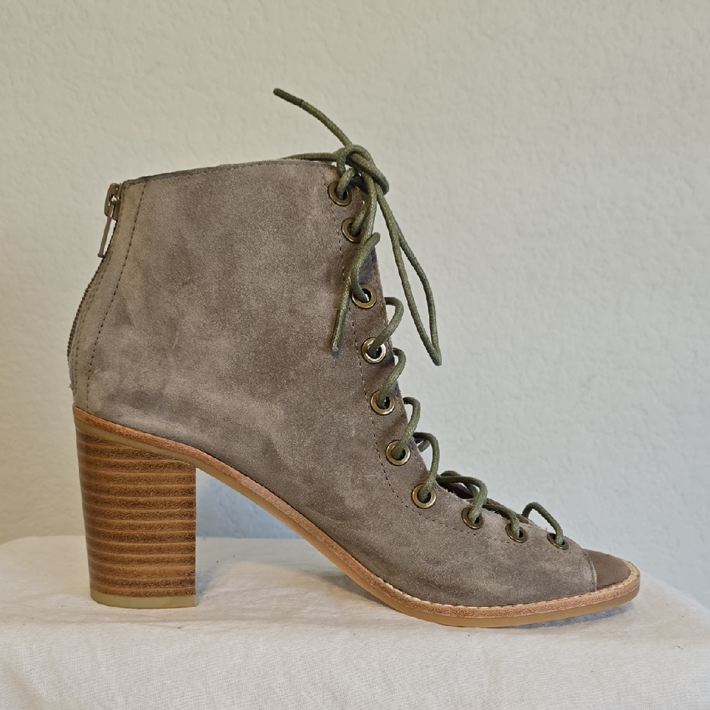 Jeffrey Campbell "Cors" Taupe Lace-Up Suede Booties. Size 7.5M Gently Worn - Picture 11 of 15